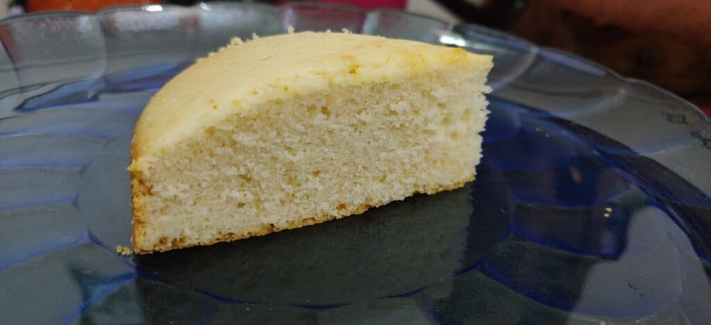 Eggless vanilla cake