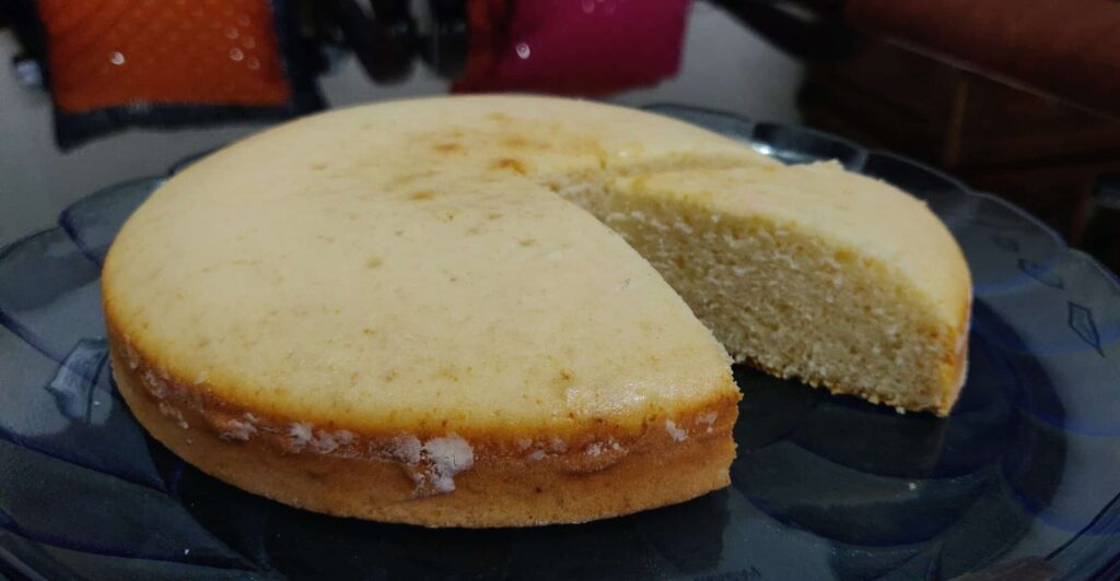 Eggless vanilla cake